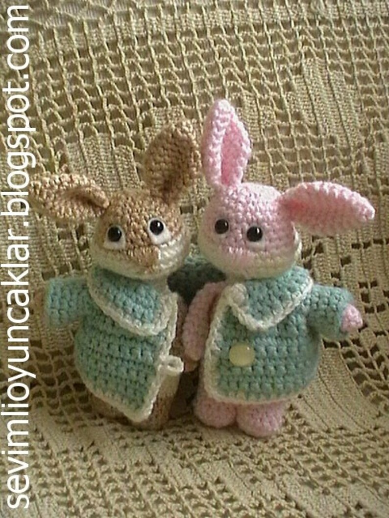 Crochet Valentine Bunnies image 3