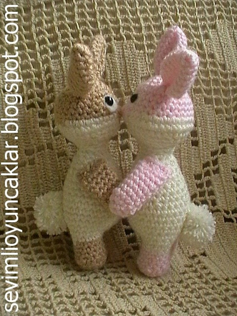 Crochet Valentine Bunnies image 5