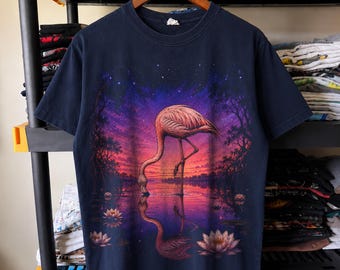 星空の下のピンクフラミンゴ ハーフトーンPNGデザイン | 黒Tシャツ | DTF転写 | デジタルダウンロード | 16 x 20インチ 300 DPI