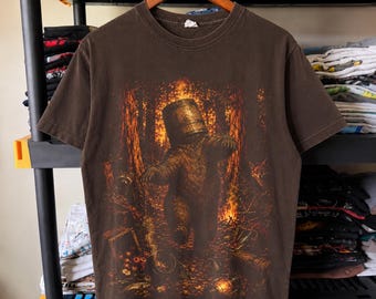森のキャンプでバケツを持ったクマのハーフトーンPNGデザイン｜黒のTシャツ｜DTF転写｜デジタルダウンロード｜16 x 20インチ、300 DPI