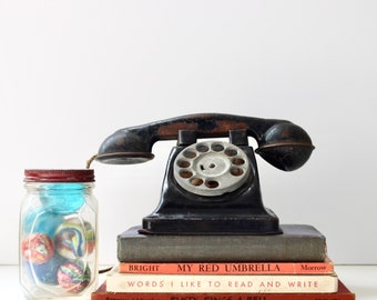 Vintage Toy Phone - Vintage Tin - Vintage Children’s Toy - Vintage Phone - Vintage Metal Phone - Vintage Home Decor - Vintage Kids