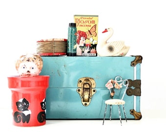 Vintage Doll Case - Vintage Blue Doll Case - Vintage Storage - Vintage Travel Case - Vintage Suitcase - Vintage Display - Vintage Dolls