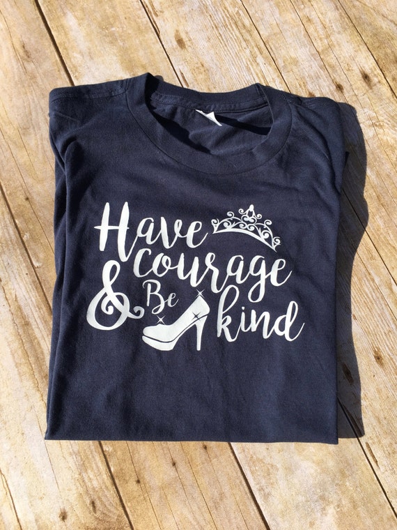Ayez Ayez Ayez le Courage et être genre chemise. Unisexe et taille des dames. Chemise de Cendrillon. Chemise en vacances. Chemise en princesse. Question de chaussures. 78c786 Ayez Ayez Ayez le Courage et être genre chemise. Unisexe et taille des dames. Chemise de Cendrillon. Chemise en vacances. Chemise en princesse. Question de chaussures. 78c786