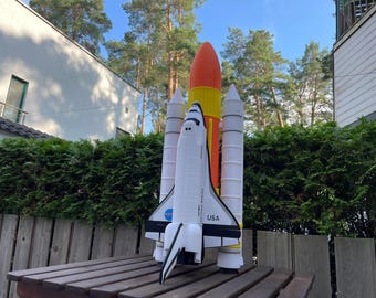 Space Shuttle Endeavour with Booster Pack (up to 70 cm)