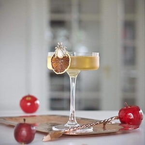 Vintage Style Martini Coupé Glas - 5 Unzen Spirituosenglas, kleines Cocktailglas mit Stiel, 14 cm hohe elegante Barware für Zuhause oder als Geschenk