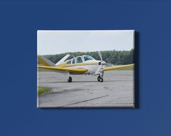 Beechcraft Bonanza V-Tail Leinwand, gelbes Flugzeug Dekoration, Pilot Geschenk, V-Schwanz Leinwand