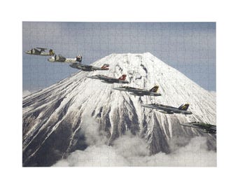 Flugzeug-Formationsflug über verschneiten Berg Puzzle | Luftfahrt 1000-Teile Puzzle