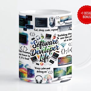 Puede incluir: Taza de cerámica blanca con un diseño colorido que muestra las palabras "Software Developer Life" y gráficos relacionados con la codificación. La taza incluye textos como "Eat, sleep, code, repeat" y "Keep calm and debug on."
