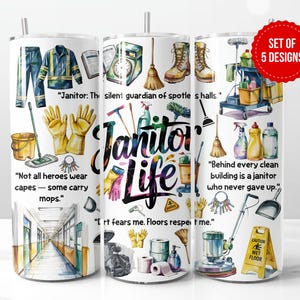 以下が含まれることがあります： 「Janitor Life」をテーマにしたタンブラーデザイン5個セット。タンブラーには、清掃用品、作業服、用務員に関する引用句のイラストが描かれています。「SET OF 5 DESIGNS」と書かれた赤い円が右上隅にあります。