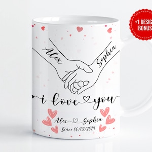 Taza de pareja cogida de la mano / Personalizada con nombres y fecha de inicio / Diseño de corazones rojos / Taza de café de 11 oz y 15 oz PNG / Descarga digital