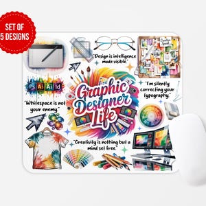 Puede incluir: Una alfombrilla de ratón blanca con un tema de diseño gráfico colorido. El diseño incluye el texto "Graphic Designer Life" y varias herramientas de diseño y citas. Un ratón de ordenador blanco está a la derecha.