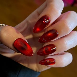 Cute Red Jelly Cat Eye Velvet Heart Crystal Press on Nails | Fake Nails