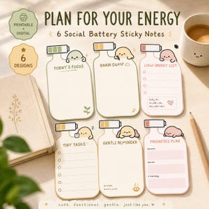 以下が含まれることがあります： ソーシャルバッテリーアイコンと「PLAN FOR YOUR ENERGY」「TODAY'S FOCUS」「BRAIN DUMP」「LOW ENERGY LIST」「TINY TASKS」「GENTLE REMINDER」「PRIORITIES PLAN」のテキストが書かれた、ボトル型の付箋6枚セット。各付箋には小さなキャラクターのイラストが描かれています。