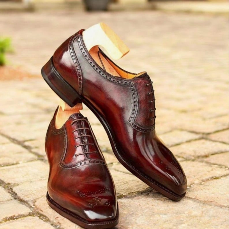 Brogue Carved Leather Shoes Fashion Genuine Leather Formal Oxford Leather Shoes main image 0