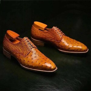 Handgemaakte bruinleren oxford-geklede schoenen met struisvogeltextuur op maat gemaakte schoen