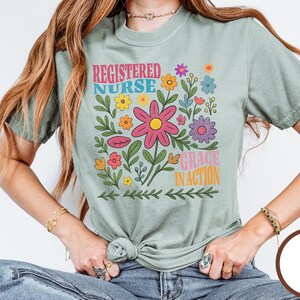 Registered Nurse Floral T-shirt, Graduation Gift, Registered Nurse Gift, Flower Shirt, Nurse Shirt, Floral Nurse Comfort Colors Shirt