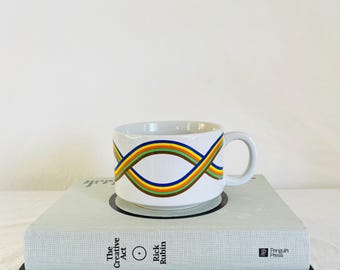 Vintage Retro Rainbow Mug – 1970s-Style Striped Coffee Cup