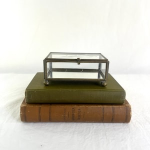 Vintage Brass & Glass Jewelry Trinket Box – Etched Flower Lid