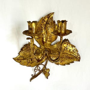 Vintage Gold Wall Candleholder Sconce in Leaf Pattern