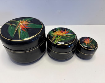 Vintage Black Lacquer Nesting Trinket Boxes Set of 3, Bird of Paradise Hand Painted, Round Jewelry Vanity Storage, Tropical Decor