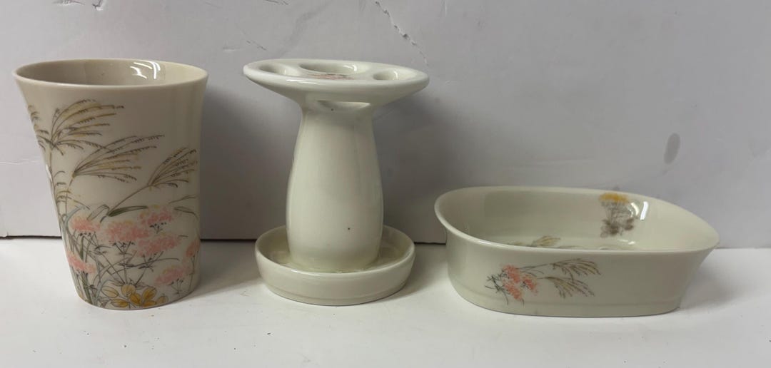 Vintage Takahashi San Francisco Soft Flower Bathroom Set Soapdish