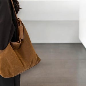 Echte Wildleder Einkaufstasche - Slouchy Hobo Handtasche, Wildleder Umhängetasche für Frauen - Perfektes Geschenk für sie, stilvolle und langlebige Alltagstasche