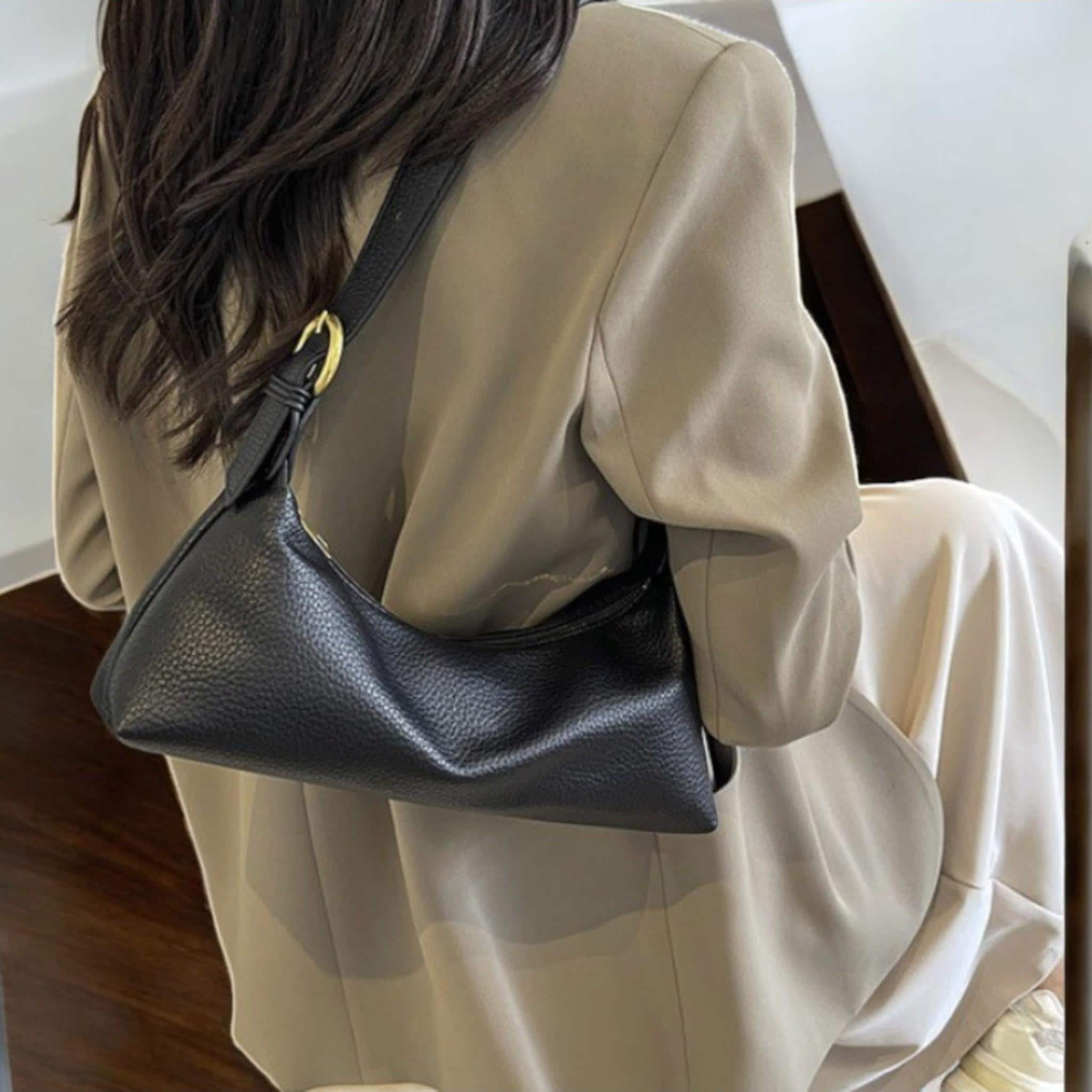 バッグ old gap leather boston bag 00s 90s k8.0 old gap leather boston bag 00s 90s k8.0（GUESS 4G crossbody
