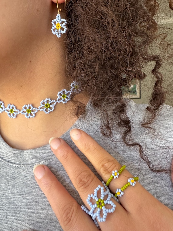 Bluebell beaded flower choker