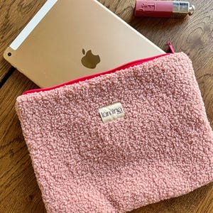 Housse rose pour ordinateur portable en peluche, coque MacBook confortable, sac moelleux pour tablette iPad, pochette esthétique pour ordinateur portable, jolie housse rembourrée de voyage pour ordinateur portable, cadeau pour elle