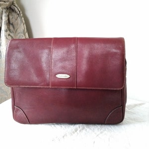 Vintage guy Laroche shoulder bag Dark red Leather ref.404794 - Joli Closet