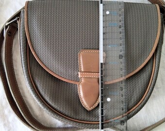 CHARLES JOURDAN Actif. Tan and Olive Vinyl and Leather