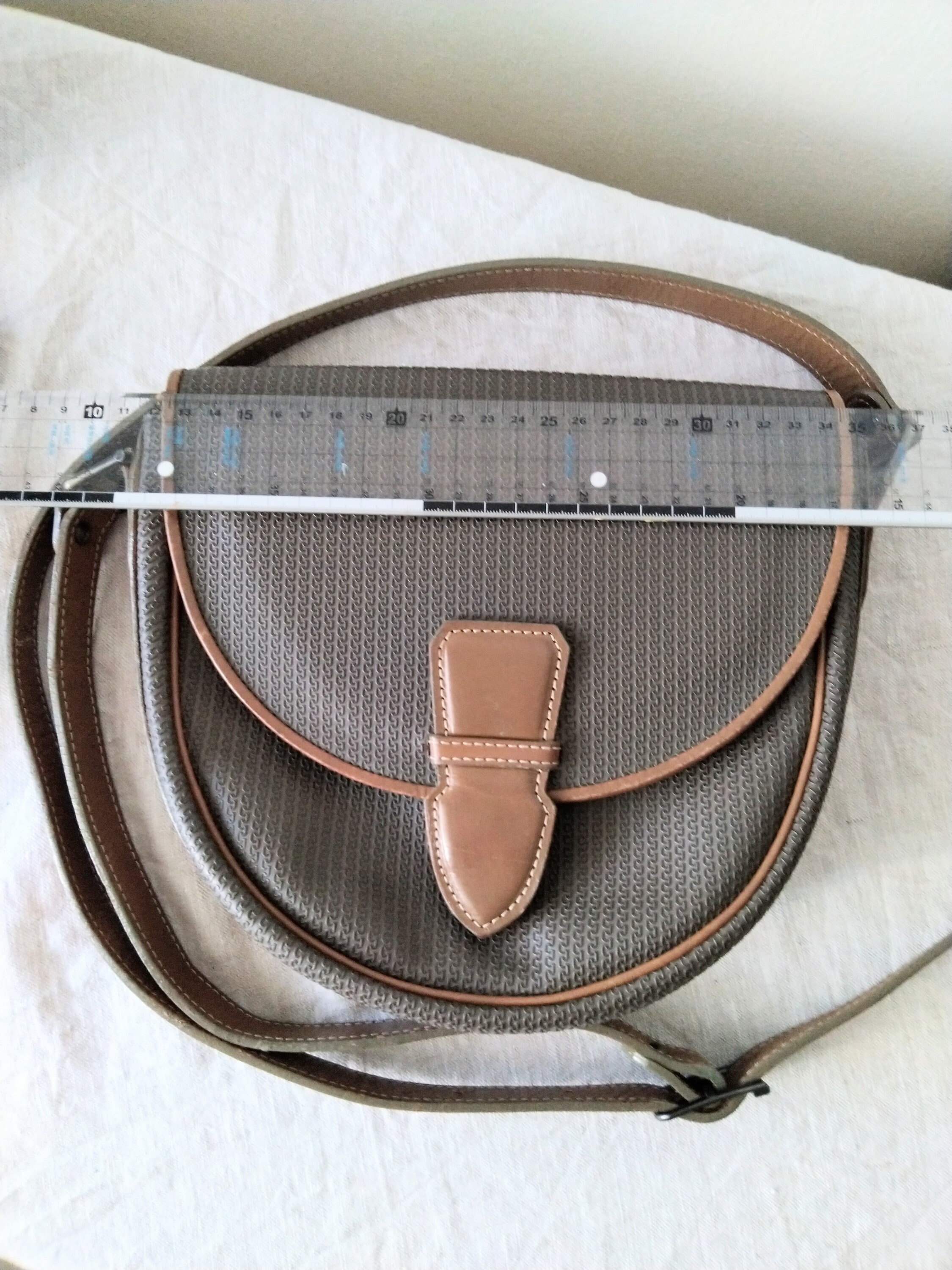 バッグ CHARLES JOUDAN Actif CHARLES JOURDAN Actif. Tan and Olive Vinyl and Leather