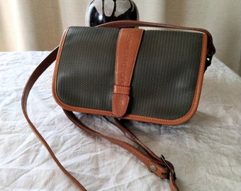 CHARLES JOURDAN Actif. Tan and olive vinyl and leather crossbody bag. Vintage.