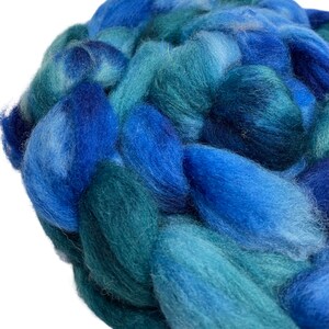 Hand Dyed BFL wool top Rockaway Beach 5.77 oz blue teal blue faced leicester BFL roving spinning fiber felting fiber l Bild 3