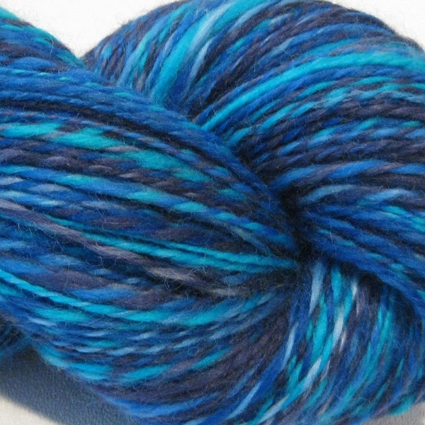 MEGA-SKEIN Hang Ten handspun yarn, 340 yards worsted weight, hand dyed BFL wool top