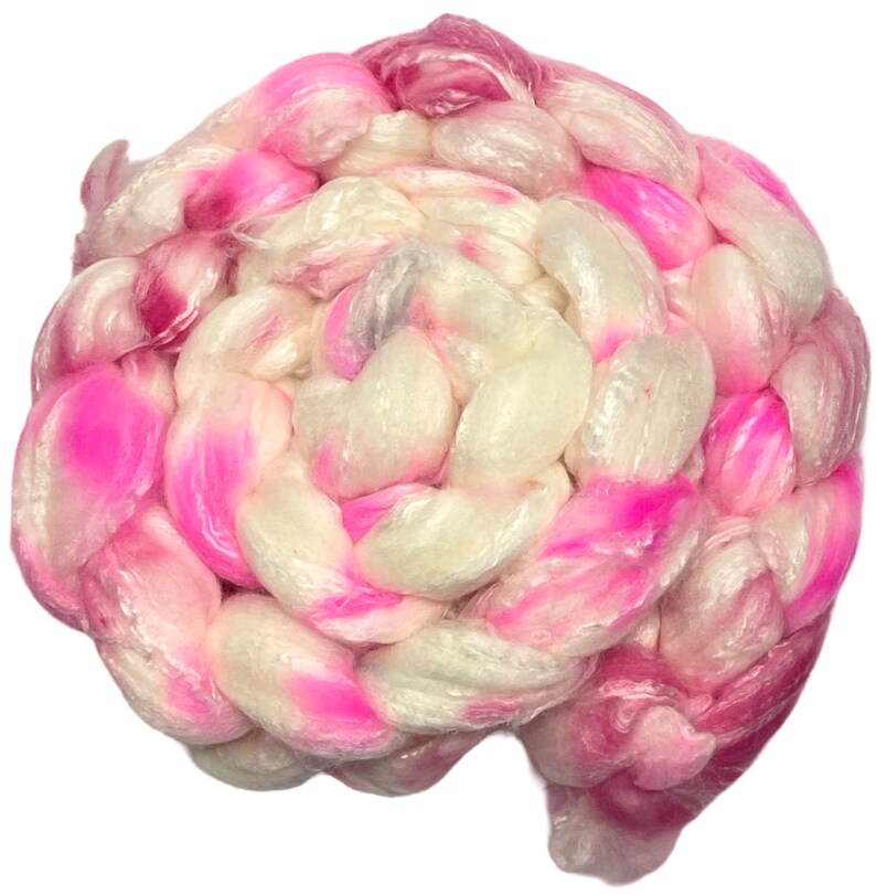 Pretty in Pink 5.5 oz Hand Dyed Roving Panda top superwash merino wool bamboo viscose nylon spinning fiber felting weaving nuno wool top afbeelding 1