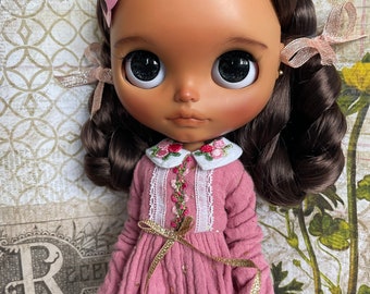 Blythe doll clothes dress in pink with gold spots