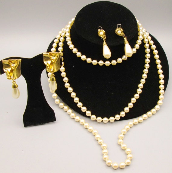 Pearl Necklaces, Earrings Jewelry Lot, 1970s Vint… - image 2