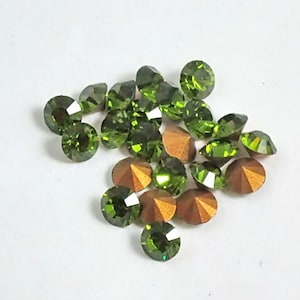 32pp Swarovski Rhinestones, 4-4.1 mm, Olivine Green, Gold Point Backs, (24)