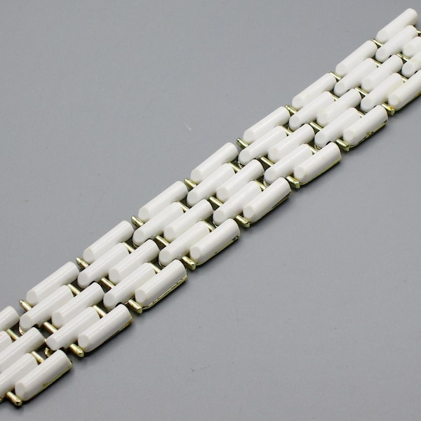 Coro, White Thermoset Bracelet. Vintage 1950s Jewelry.  Vintage Thermoset Jewelry.