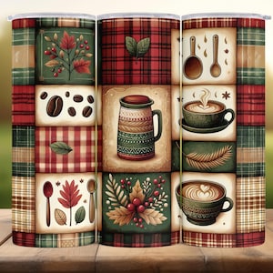 Pode incluir: Um copo térmico de aço inoxidável com um design de patchwork com ilustrações com tema de café. O design inclui grãos de café, canecas, colheres e folhas em uma paleta de vermelho, verde e marrom. O copo foi projetado para conter aproximadamente 590 ml.