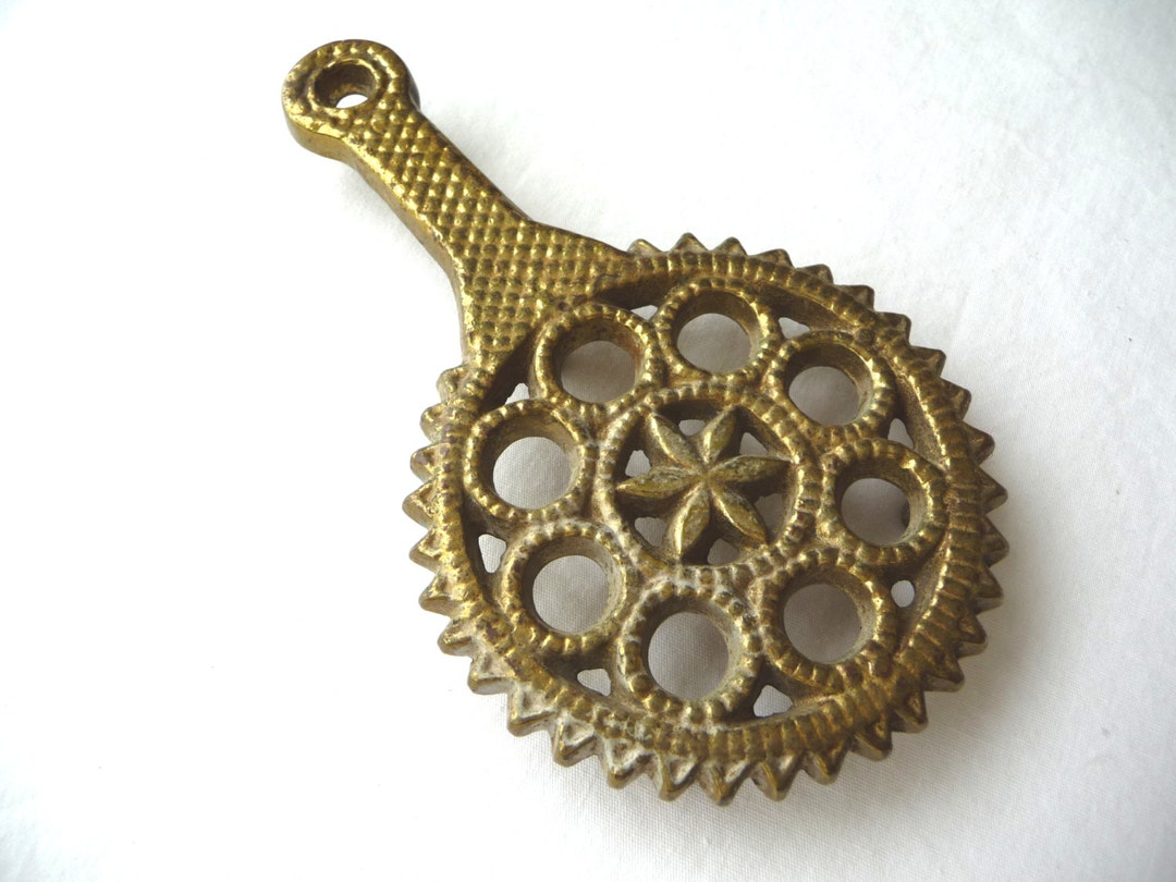 VINTAGE BRASS TRIVET Small Trivet Vintage Housewares Hanging Etsy