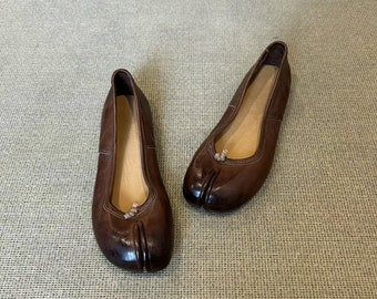 Mocassins vintage marron foncé, ballerines à bout fendu, ballerines Tabi pour femme, sandale à bout fendu, chaussures pour femme, chaussures plates, chaussures décontractées, pour elle