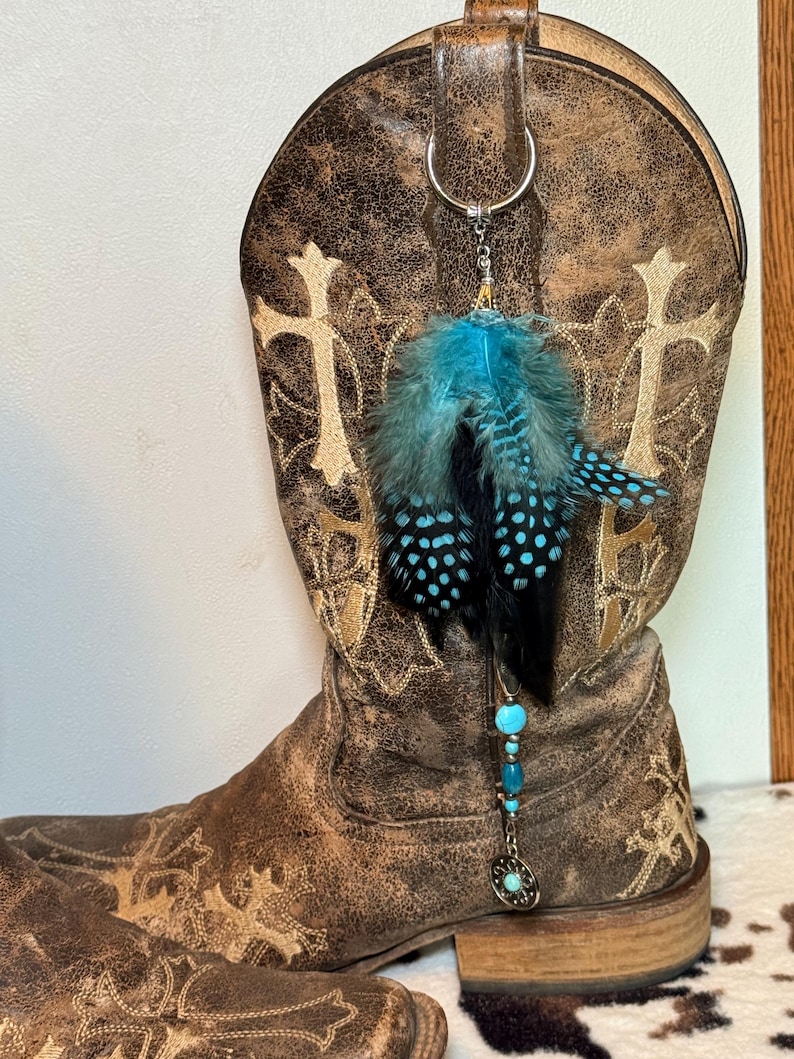 Ciondolo per stivali Western Boho con piume - Perline turchesi argentate - Ciondoli in argento - Ciondolo per borsa - immagine 4