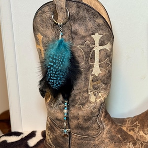 Ciondolo per stivali Western Boho con piume - Perline turchesi argentate - Ciondoli in argento - Ciondolo per borsa - immagine 2