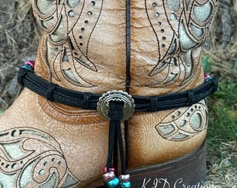 Pulsera estilo bota vaquera: Pulsera de cuero negro con cuentas, accesorio de joyería brillante estilo boho country - complemento para atuendo de concierto country