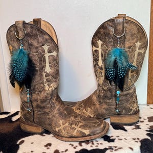 Adornos de plumas estilo bohemio occidental para botas - Cuentas de turquesa plateadas - Dijes plateados - Dijes para bolsos -