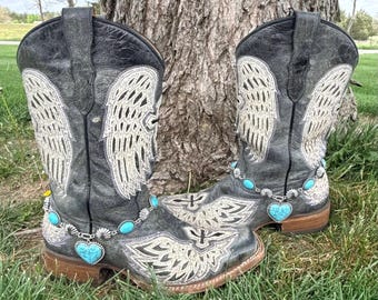 Western Boho Cowboy Boot Jewelry Bling Bracelet Chain: Silver and Turquoise Heart Charm Concert Country Wedding accessory