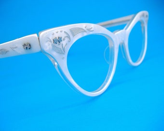 Totally Hand Carving Eye Glasses Stand Gift for Grandparent Eye