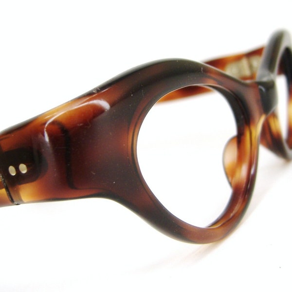 Vintage Tortoise France Cat Eye Eyeglasses Frame 1950s 1960s